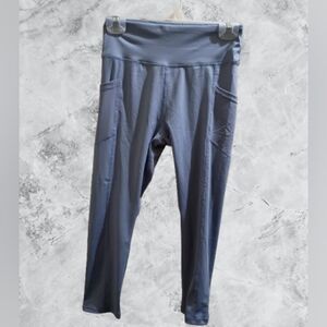 NWOT Blue Grey Women's Capri Leggings With Pockets